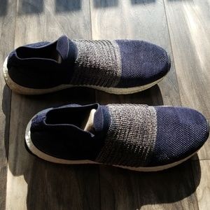 Men's size 10 Adidas laceless UltraBoost
